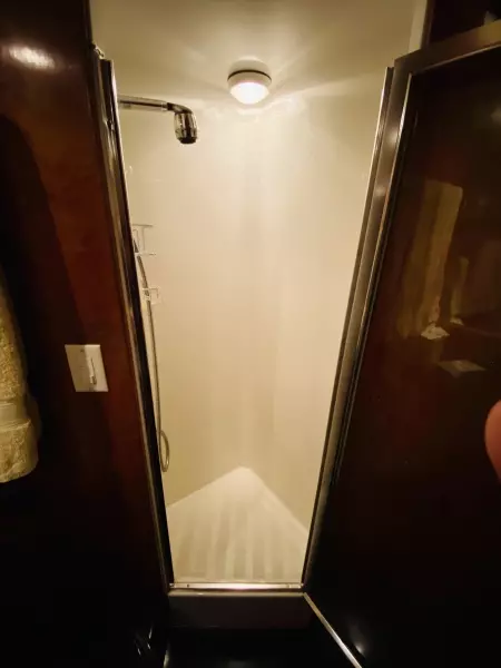 2003 Navigator 5700 Rival