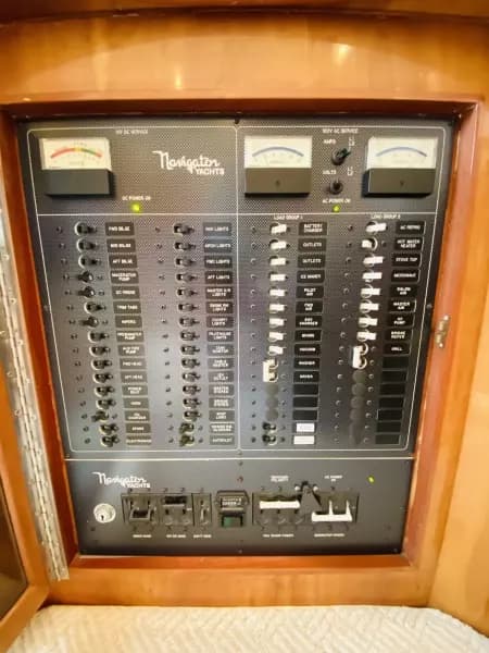 2003 Navigator 5700 Rival