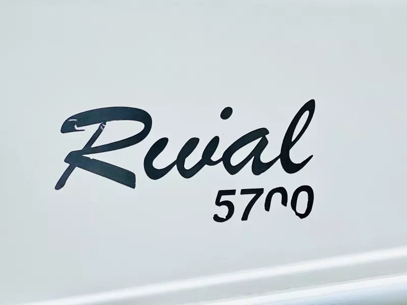 2003 Navigator 5700 Rival