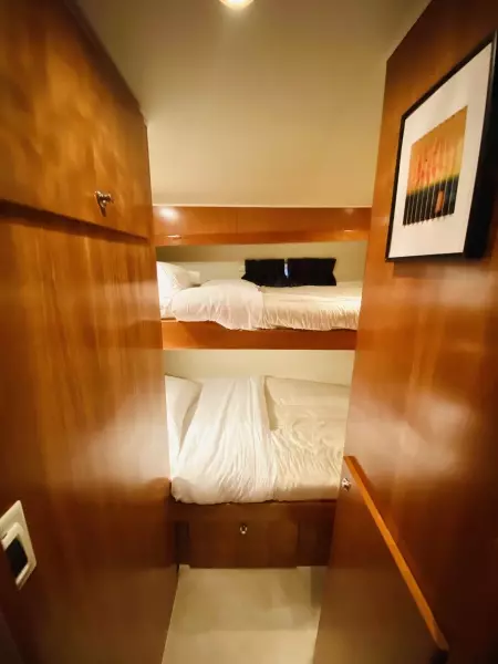 2003 Navigator 5700 Rival