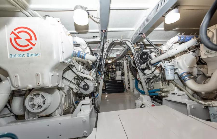 1979 Hatteras 53 Convertible