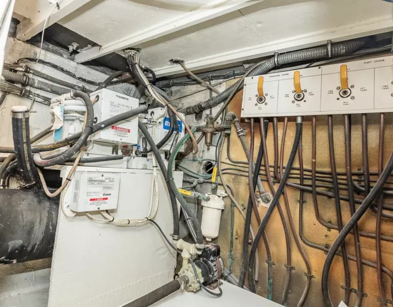 1979 Hatteras 53 Convertible