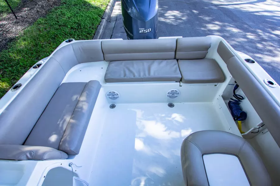 2017 Key West 239DS 01