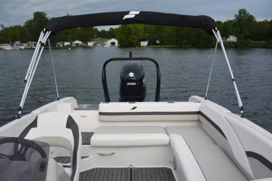 2025 Starcraft SVX 211