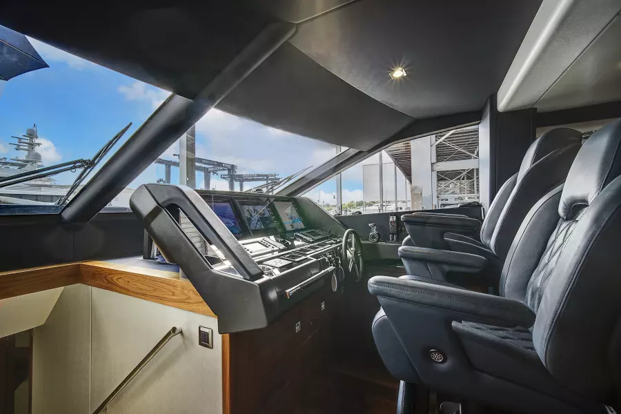 2019 Sunseeker 86 Yacht