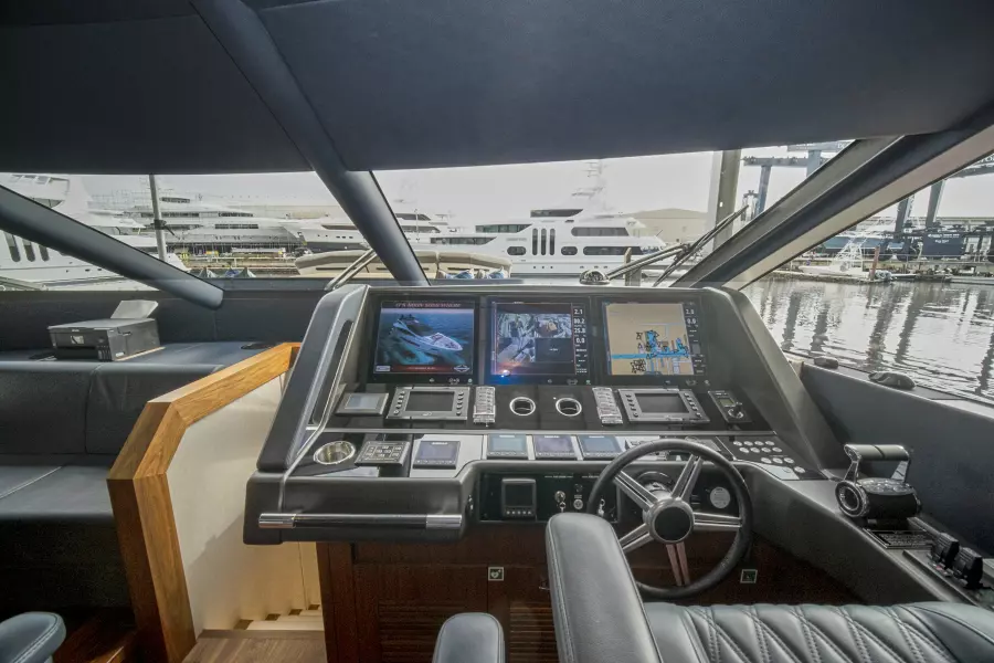2019 Sunseeker 86 Yacht
