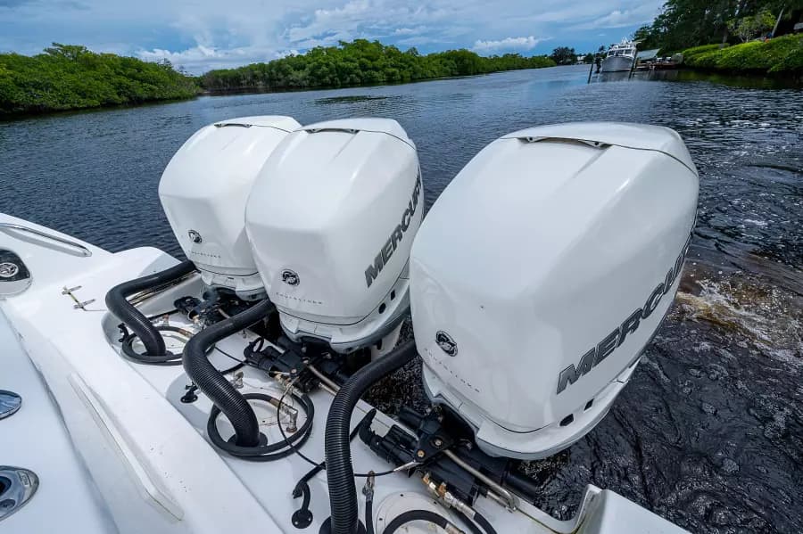 2017 Boston Whaler 370 Outrage