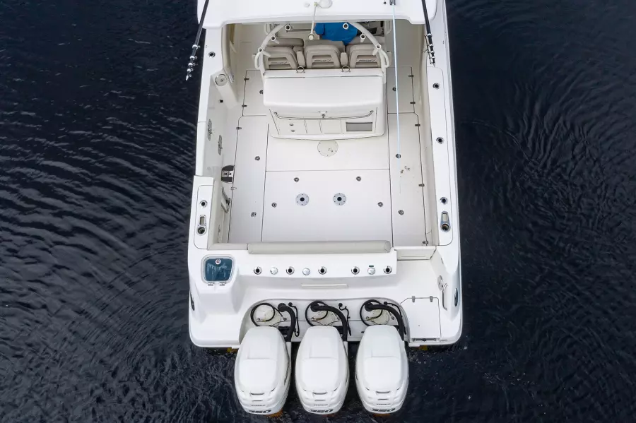 2017 Boston Whaler 370 Outrage