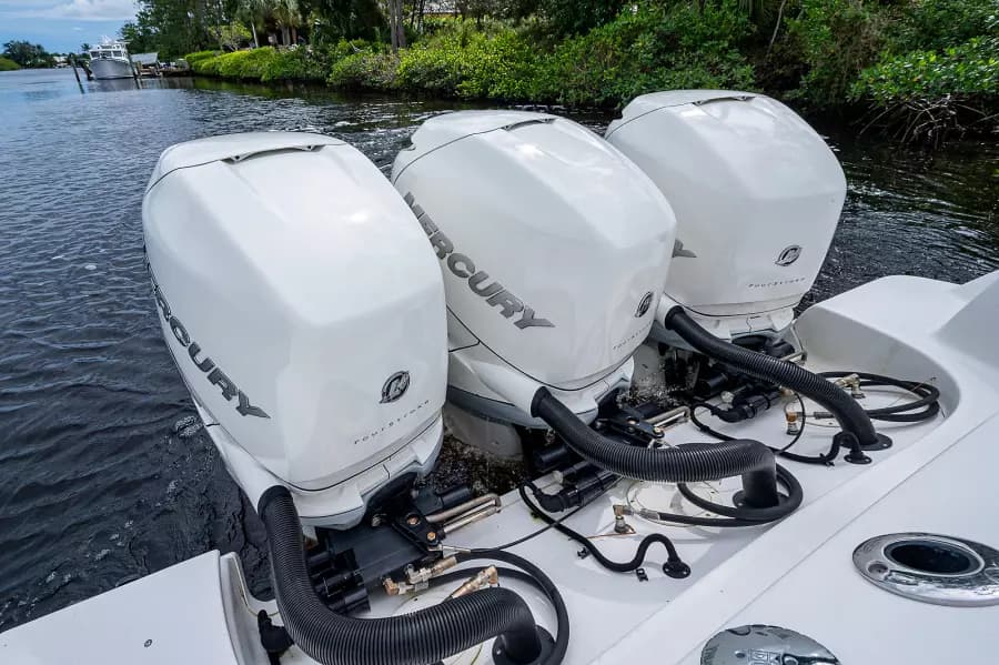 2017 Boston Whaler 370 Outrage