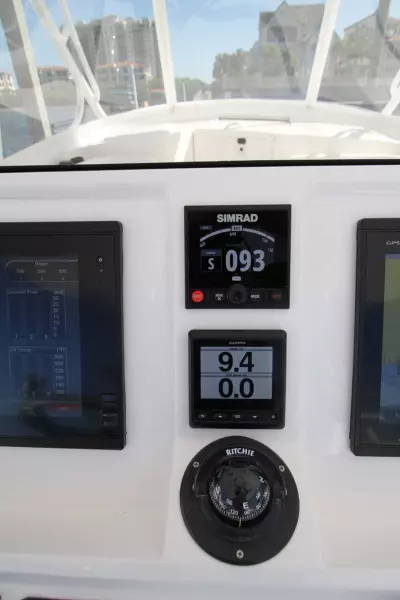 2018 Intrepid 407 Cuddy