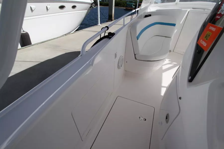 2018 Intrepid 407 Cuddy