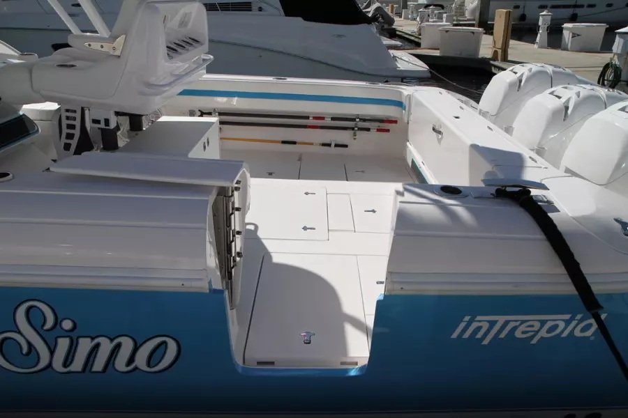 2018 Intrepid 407 Cuddy