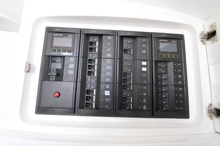 2018 Intrepid 407 Cuddy