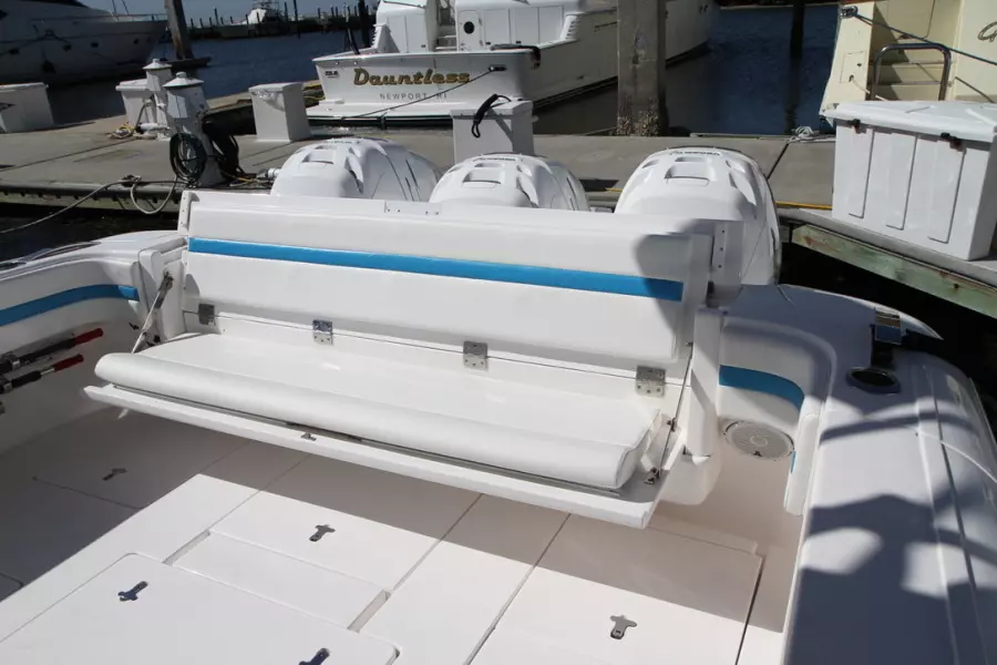 2018 Intrepid 407 Cuddy