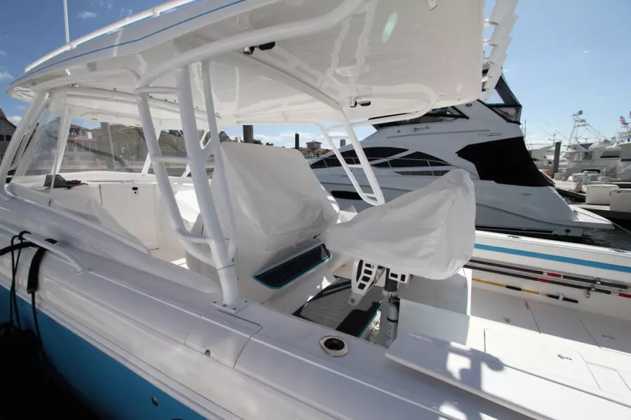 2018 Intrepid 407 Cuddy