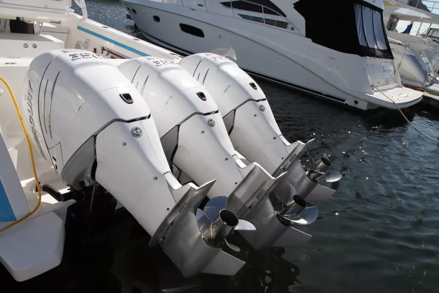 2018 Intrepid 407 Cuddy