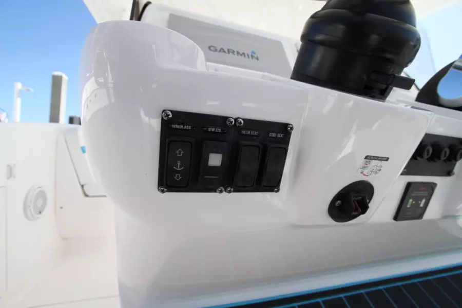 2018 Intrepid 407 Cuddy