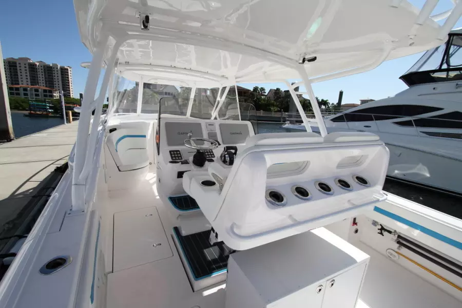 2018 Intrepid 407 Cuddy