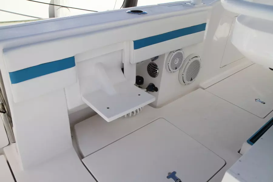 2018 Intrepid 407 Cuddy