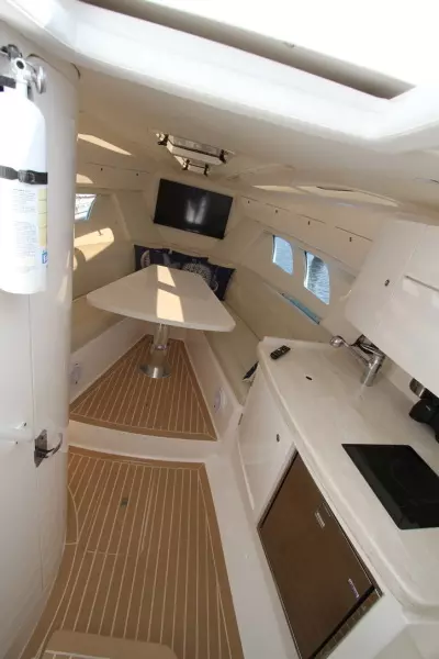 2018 Intrepid 407 Cuddy