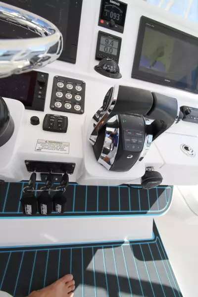 2018 Intrepid 407 Cuddy