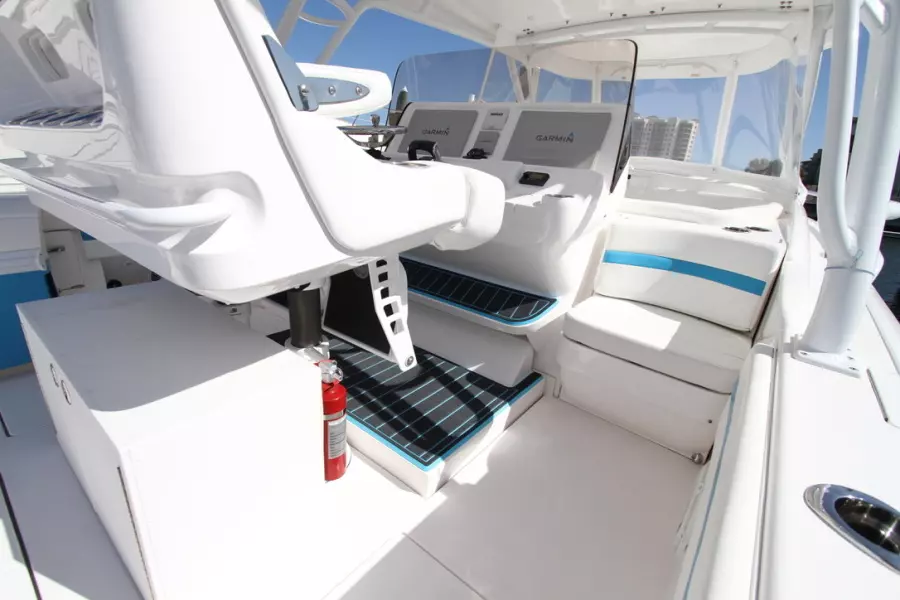 2018 Intrepid 407 Cuddy