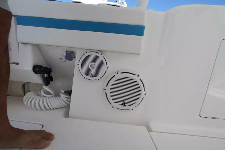 2018 Intrepid 407 Cuddy