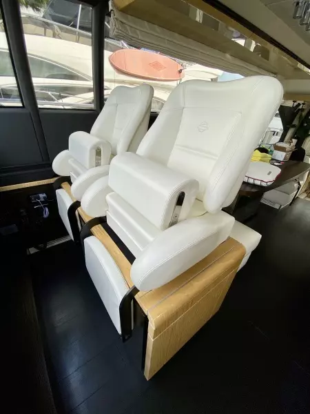 2018 Azimut Flybridge
