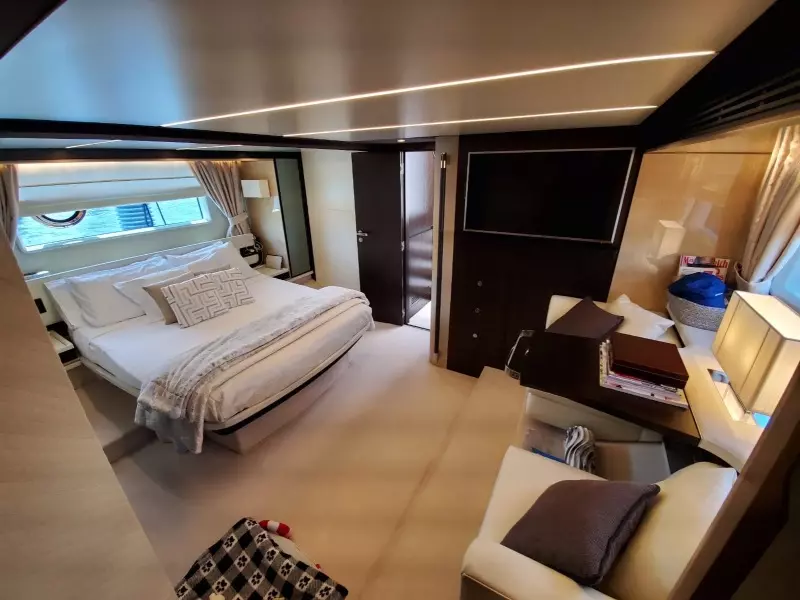 2018 Azimut Flybridge