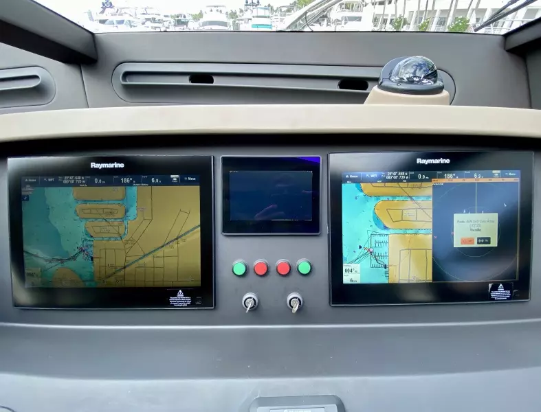 2018 Azimut Flybridge