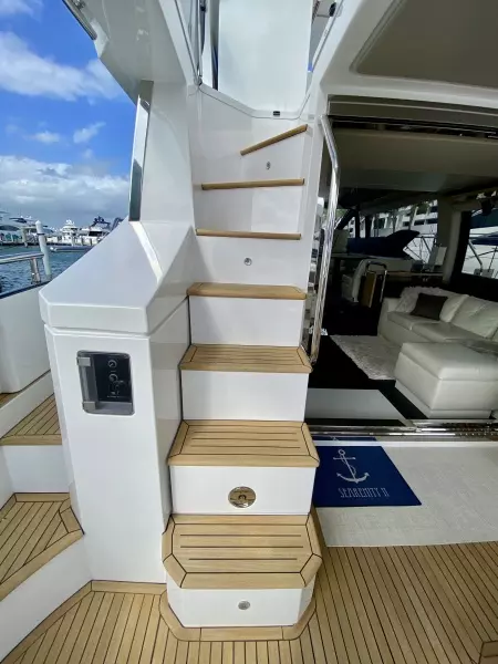 2018 Azimut Flybridge