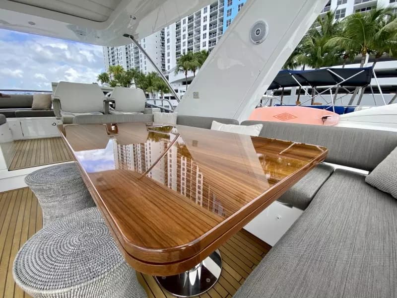 2018 Azimut Flybridge