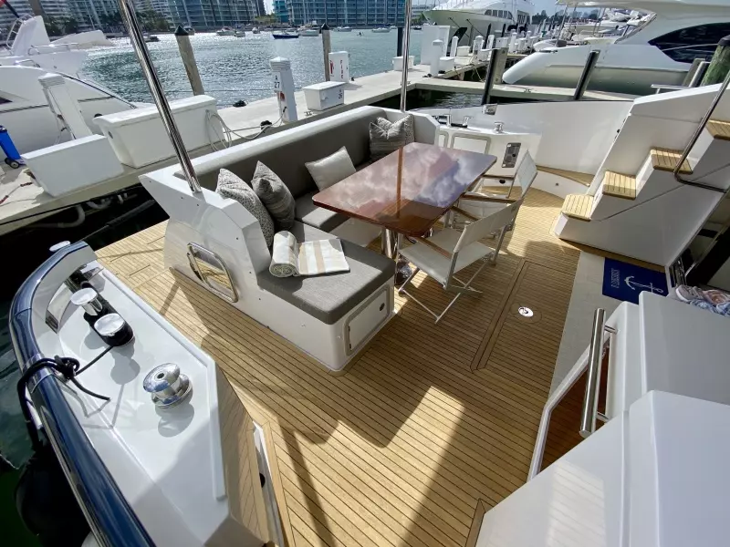 2018 Azimut Flybridge