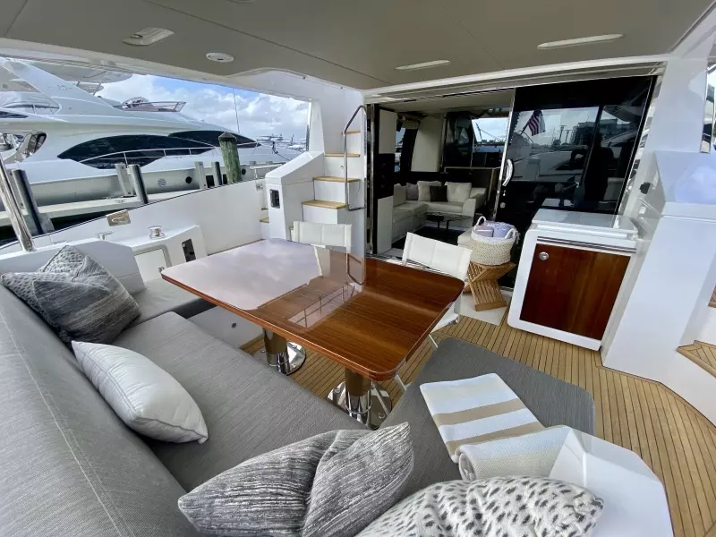 2018 Azimut Flybridge
