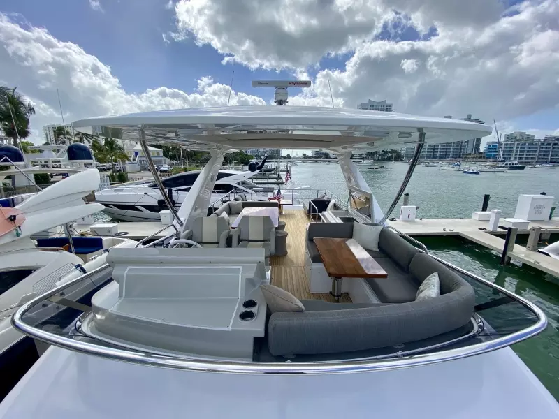 2018 Azimut Flybridge
