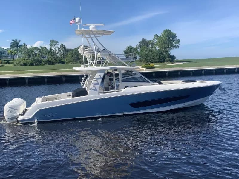 2017 Boston Whaler 420 Outrage