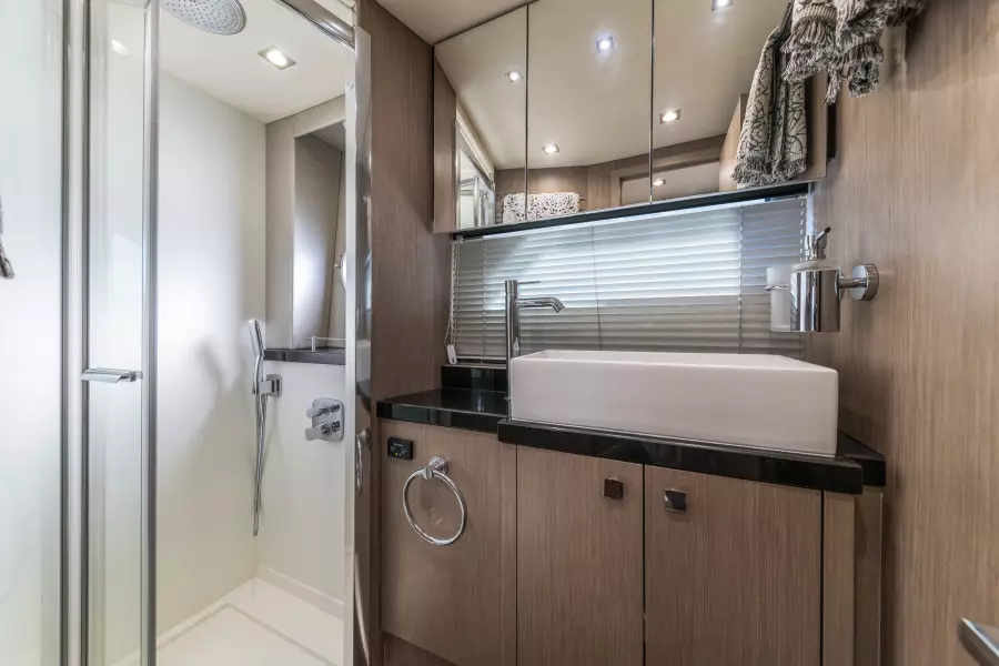 2017 Sunseeker Predator