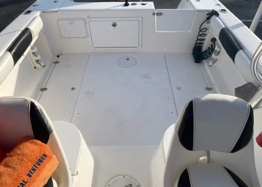 2001 Century 2300 Walkaround