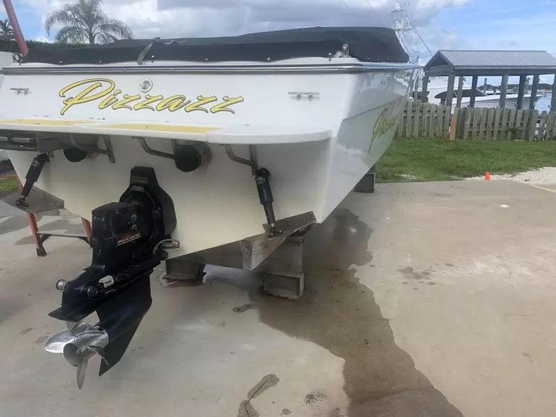 1988 Corsair 25