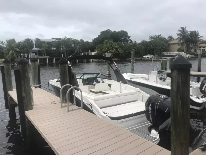 2019 Sea Ray SDX 270 Outboard