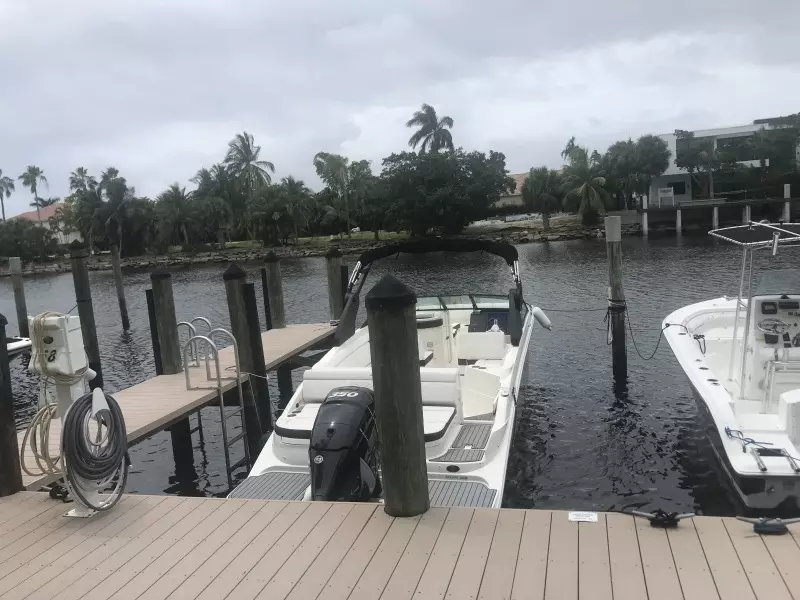 2019 Sea Ray SDX 270 Outboard