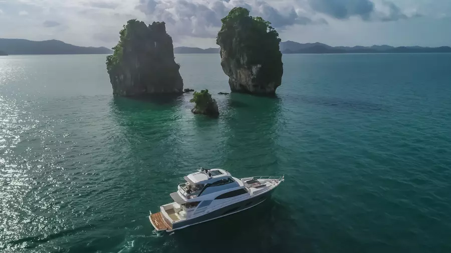 2019 Riviera 68 Sport Motor Yacht