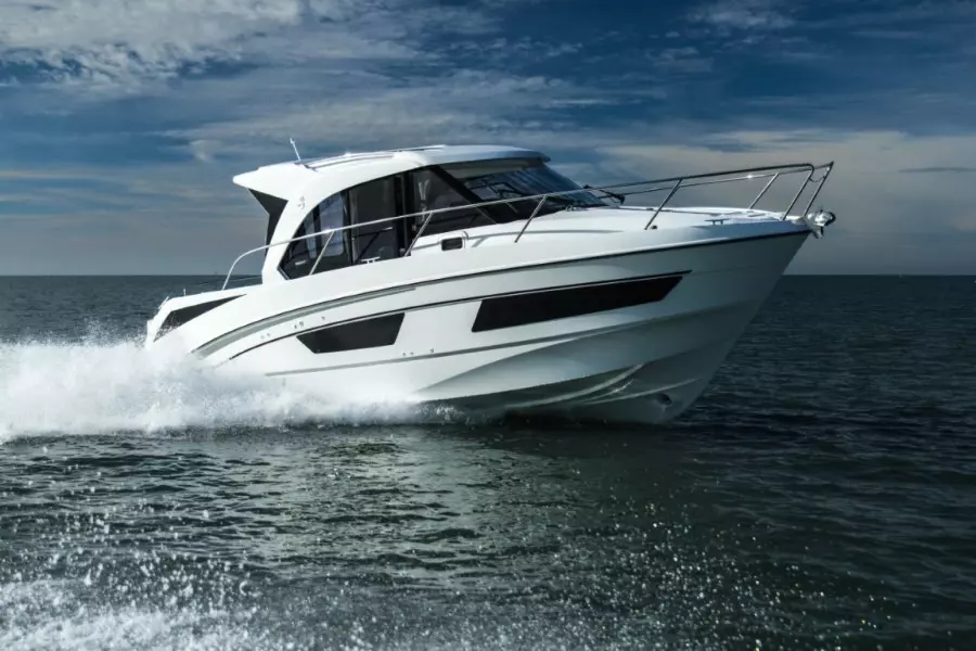2025 Beneteau Antares 9