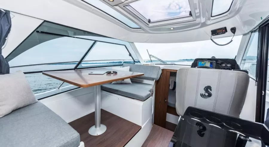2025 Beneteau Antares 9