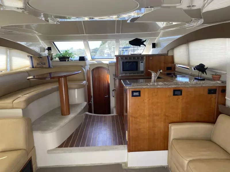 2009 Cruisers Yachts 447