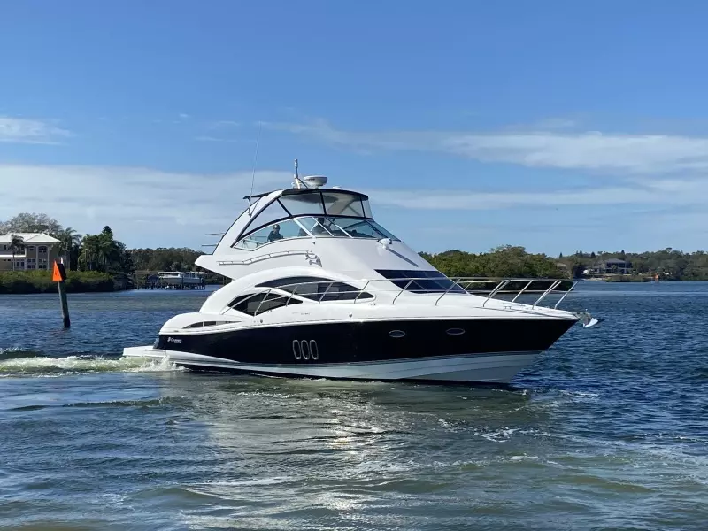 2009 Cruisers Yachts 447