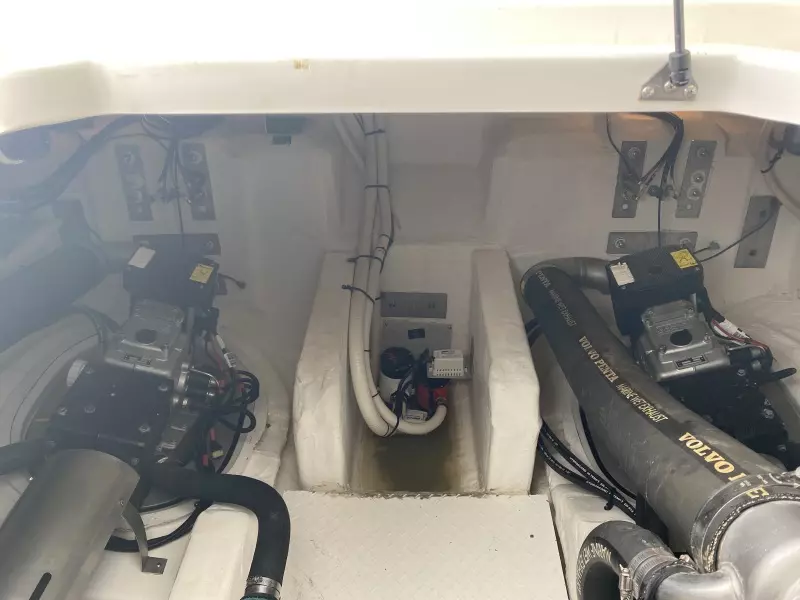 2009 Cruisers Yachts 447