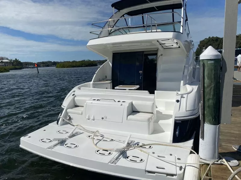 2009 Cruisers Yachts 447
