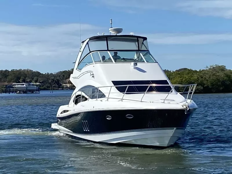2009 Cruisers Yachts 447