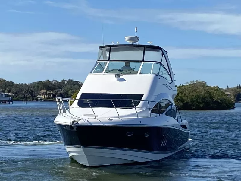 2009 Cruisers Yachts 447